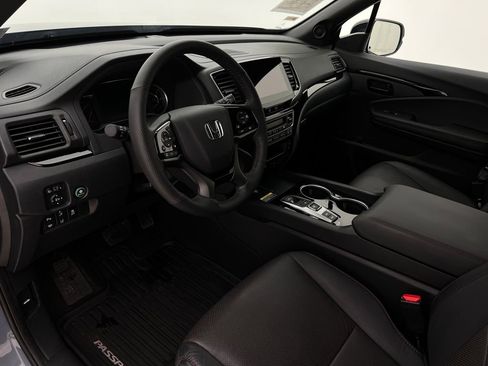 Used 2025 Honda Passport Black Edition image 12
