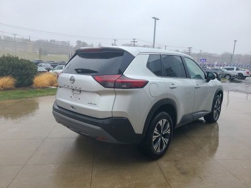 Used 2023 Nissan Rogue SV image 7