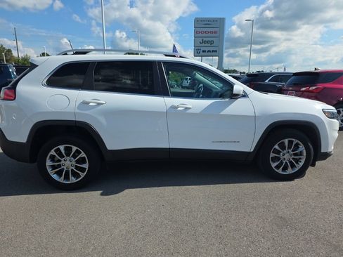 Used 2020 Jeep Cherokee Latitude Plus w/ Cold Weather Group FWD image 4
