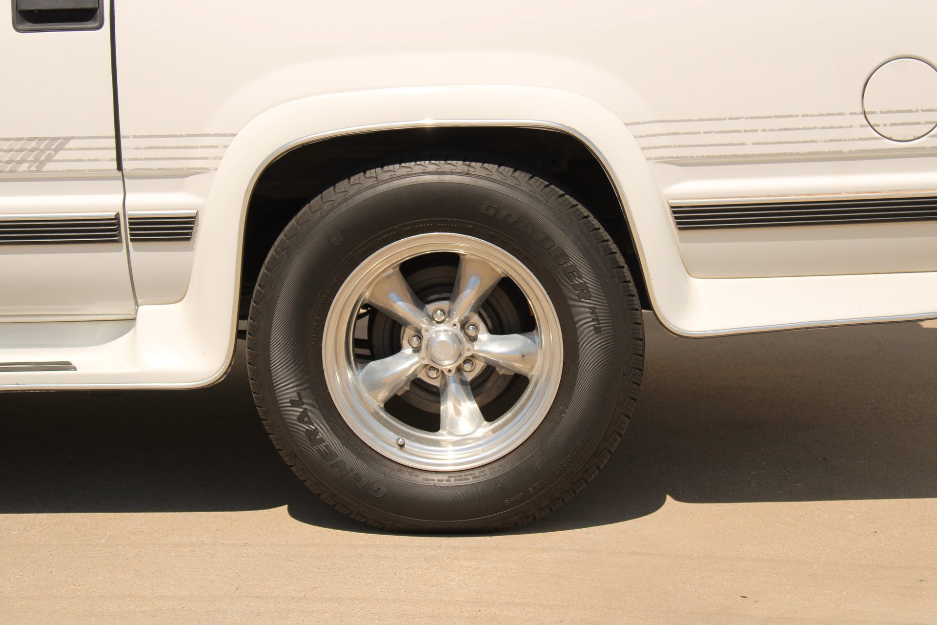 Used 1997 Chevrolet Suburban 2WD w/ Preferred Equipment Group 3 image 30