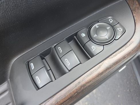 Used 2023 GMC Acadia Denali w/ Denali Technology Package FWD image 34
