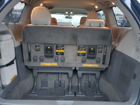 Used 2011 Toyota Sienna LE image 25