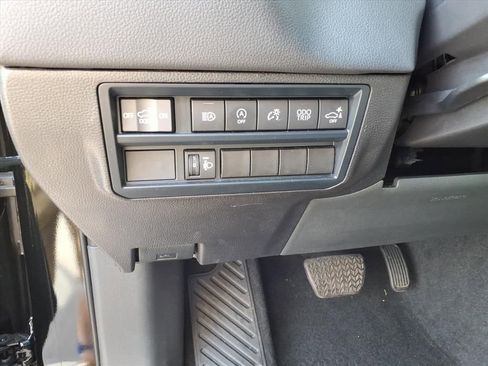Used 2025 Toyota Tundra Limited AWD/4WD image 20
