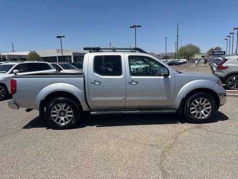 Used 2011 Nissan Frontier SL w/ Moonroof Pkg AWD/4WD image 2
