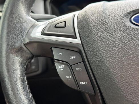 Used 2017 Ford Fusion SE FWD image 20