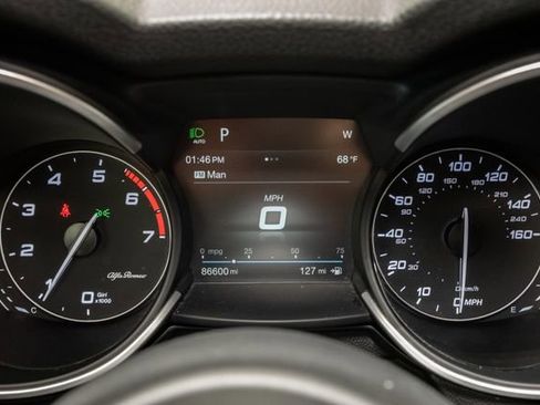 Used 2019 Alfa Romeo Stelvio AWD image 11