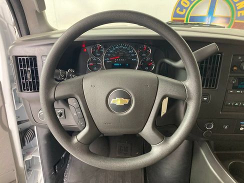 Used 2025 Chevrolet Express 3500 LT w/ LT Preferred Equipment Group RWD image 10