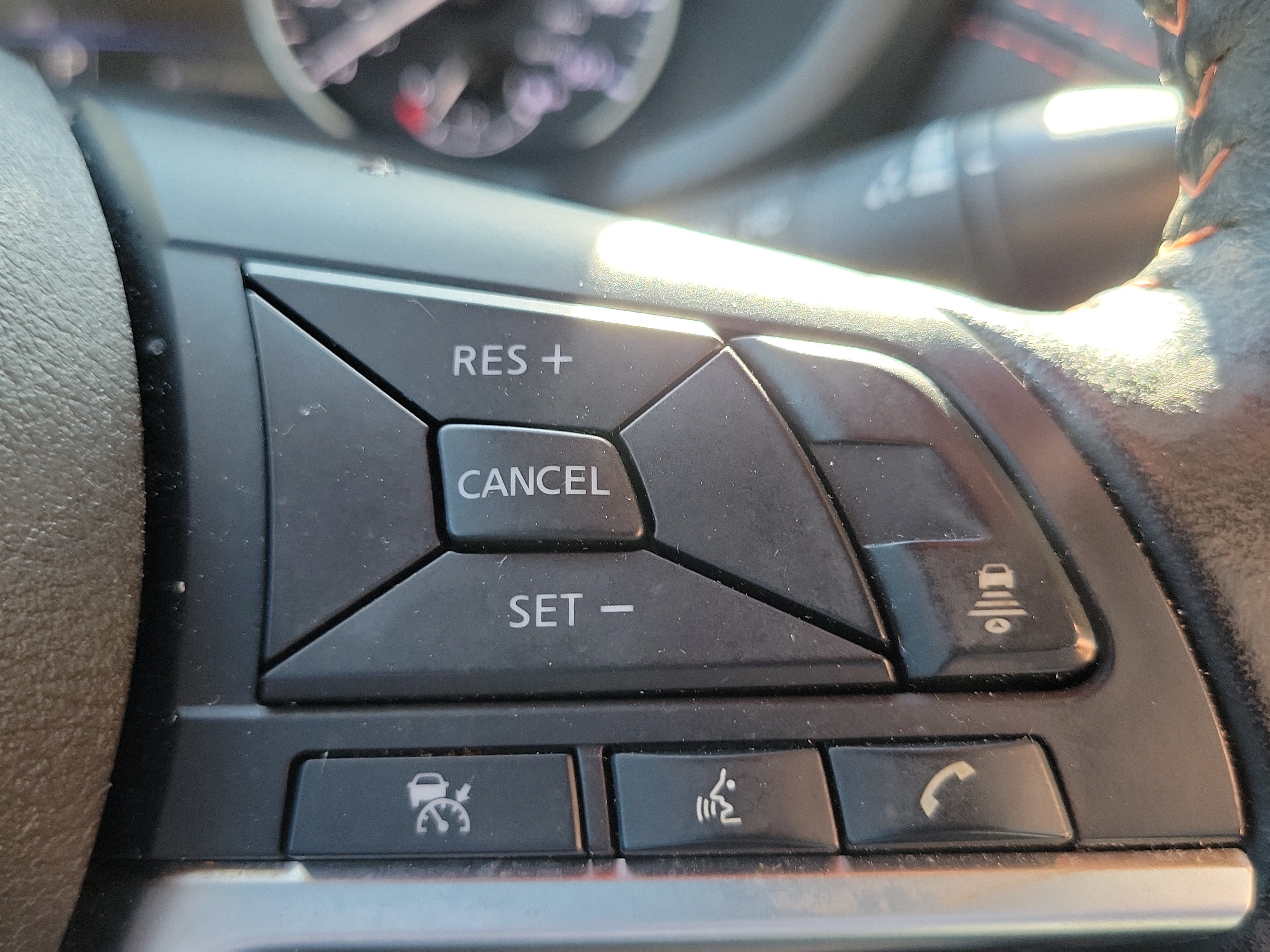 Used 2024 Nissan Sentra SR FWD image 17