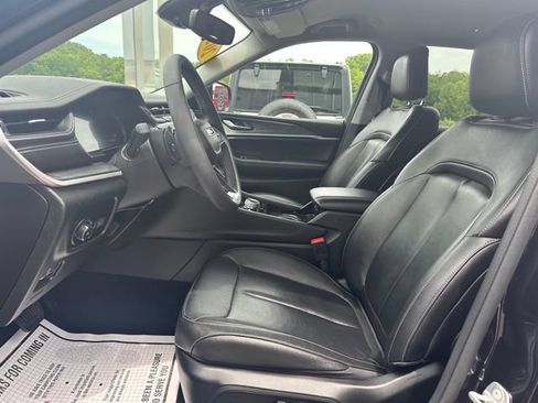 Used 2023 Jeep Grand Cherokee L Limited AWD/4WD image 14