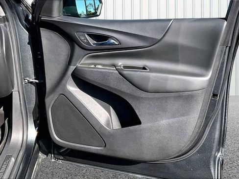 Used 2021 Chevrolet Equinox LT FWD image 18