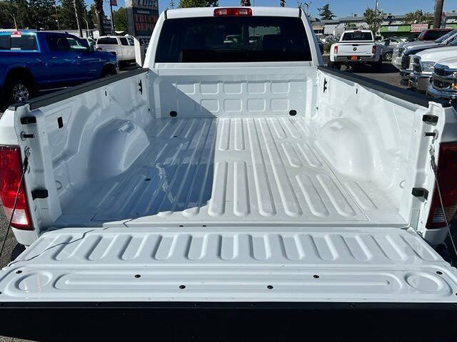 Used 2016 RAM 3500 Tradesman w/ Chrome Appearance Group AWD/4WD image 10