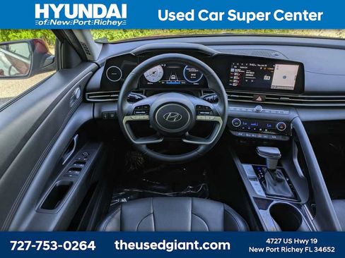 Certified 2022 Hyundai Elantra Limited FWD image 16