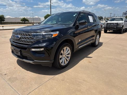 Used 2023 Ford Explorer King Ranch w/ Technology Package AWD/4WD image 3