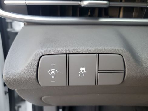 Used 2025 Hyundai Elantra SEL FWD image 18