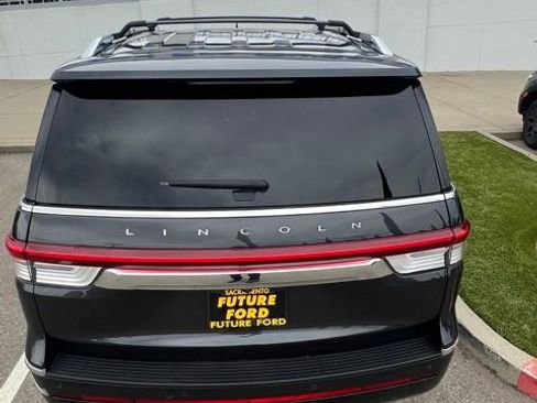 Used 2023 Lincoln Navigator Reserve AWD/4WD image 16