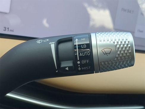 Used 2025 Genesis G80 2.5T image 28