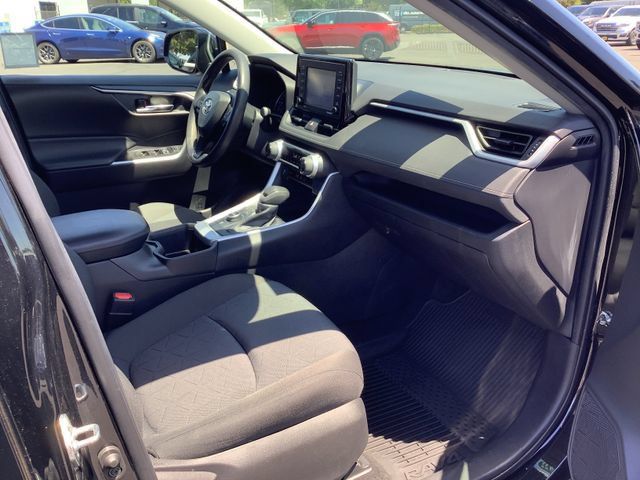 Used 2022 Toyota RAV4 XLE AWD/4WD image 35
