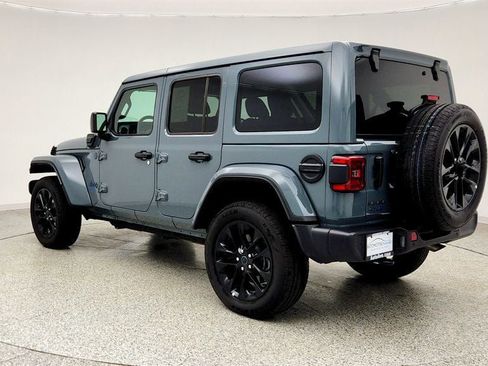 Used 2025 Jeep Wrangler Unlimited Sahara w/ Safety Group image 7