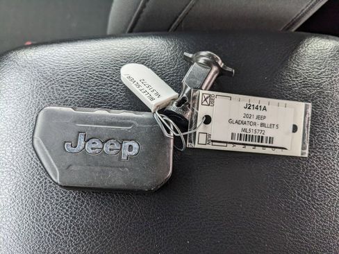 Used 2021 Jeep Gladiator Sport image 33