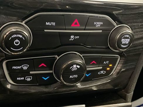 Used 2019 Chrysler 300 Touring L w/ Quick Order Package 22F RWD image 23