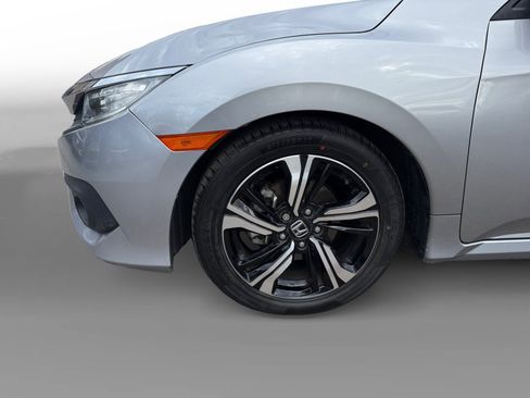 Used 2017 Honda Civic Touring image 9