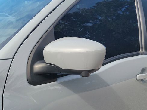 Used 2022 Nissan Frontier PRO-4X image 12