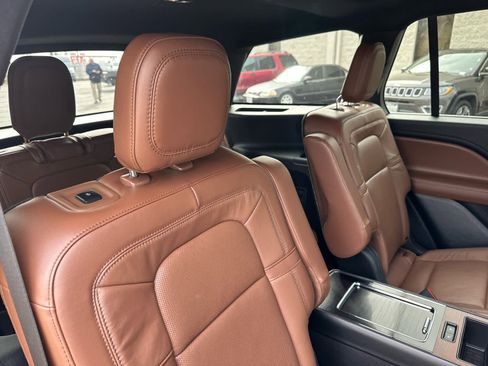 Used 2023 Lincoln Aviator Reserve w/ Equipment Group 201A image 13