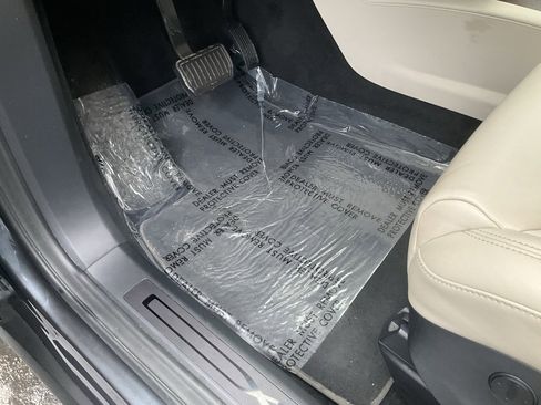 Used 2017 Tesla Model X 75D image 19