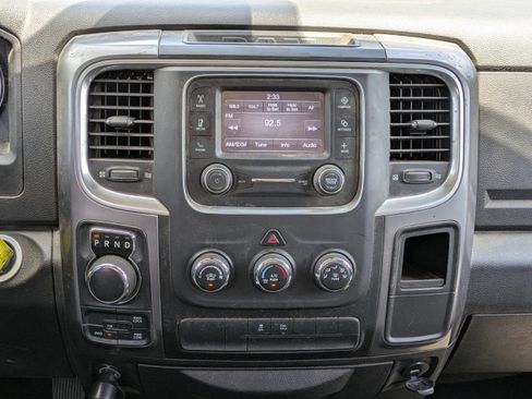 Used 2021 RAM 1500 Classic SLT AWD/4WD image 17