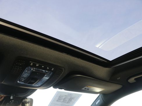 Used 2024 Mercedes-Benz GLE 350 4MATIC image 29