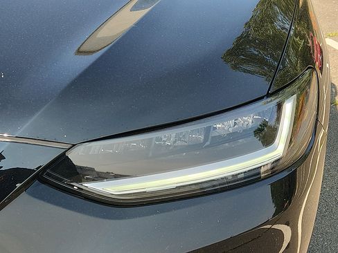 Used 2025 Honda HR-V LX image 9