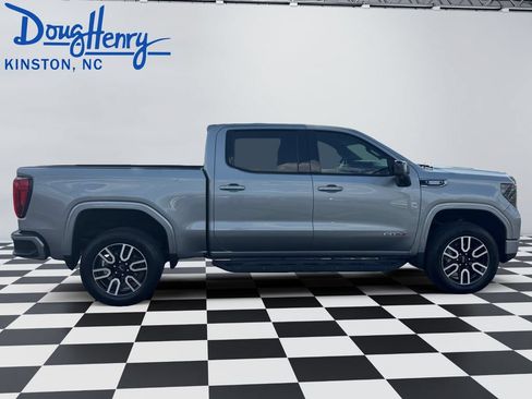 Used 2025 GMC Sierra 1500 AT4 w/ AT4 Premium Package AWD/4WD image 6