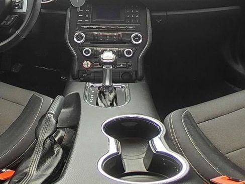 Used 2015 Ford Mustang Coupe image 19