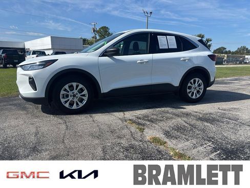 Used 2023 Ford Escape Active image 1