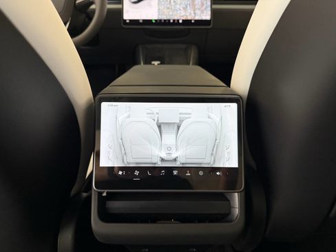 Used 2026 Tesla Model Y Long Range image 23