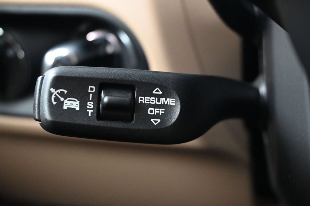 Certified 2026 Porsche Macan AWD/4WD image 21