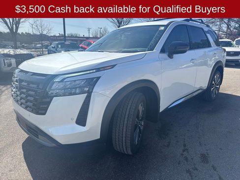 New 2026 Nissan Pathfinder Platinum image 3