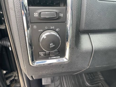 Used 2016 RAM 1500 Laramie w/ Convenience Group AWD/4WD image 16
