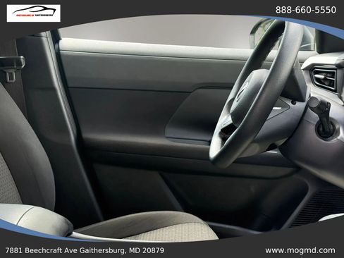 Used 2025 Nissan Kicks S AWD/4WD image 18