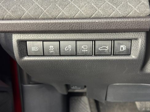 Used 2025 Toyota Camry XLE w/ Premium Plus Package image 17