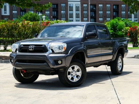 Used 2014 Toyota Tacoma 4x4 Double Cab w/ TRD Off-Road Package image 7