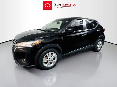 Used 2022 Nissan Kicks S FWD image 9