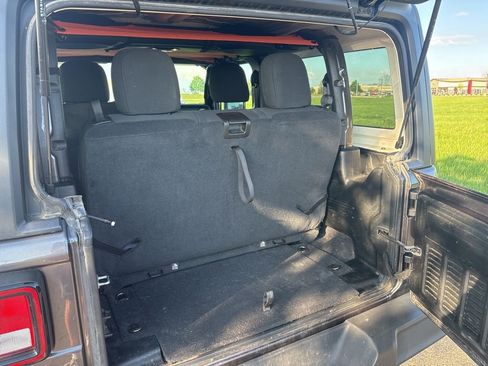 Used 2021 Jeep Wrangler Sport S image 9