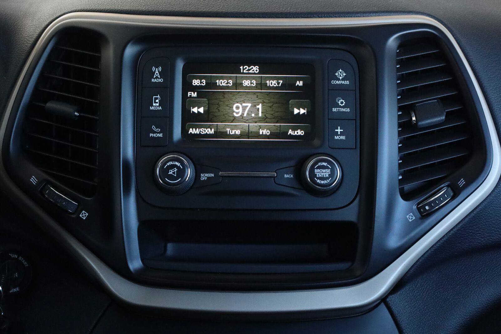 Used 2014 Jeep Cherokee Sport FWD image 36