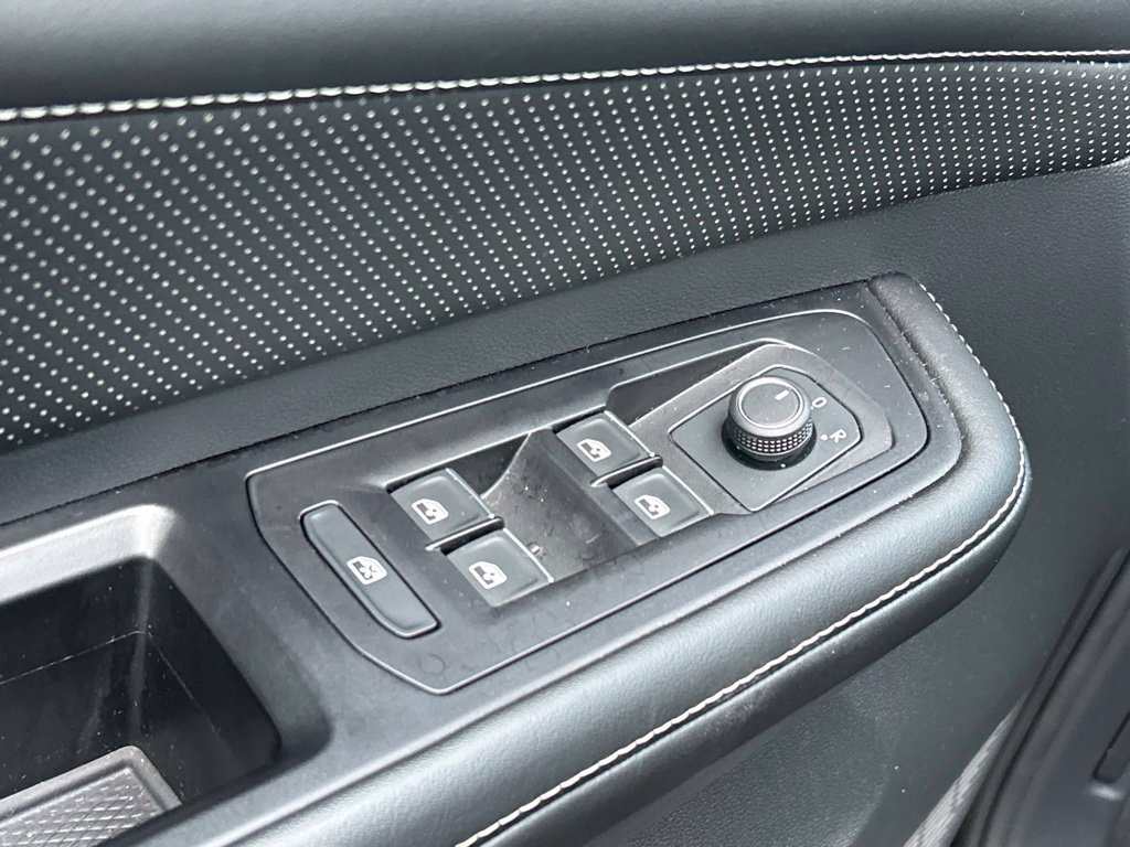 Certified 2024 Volkswagen Atlas SE FWD image 19