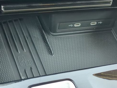 Used 2025 Volkswagen Atlas SE image 22