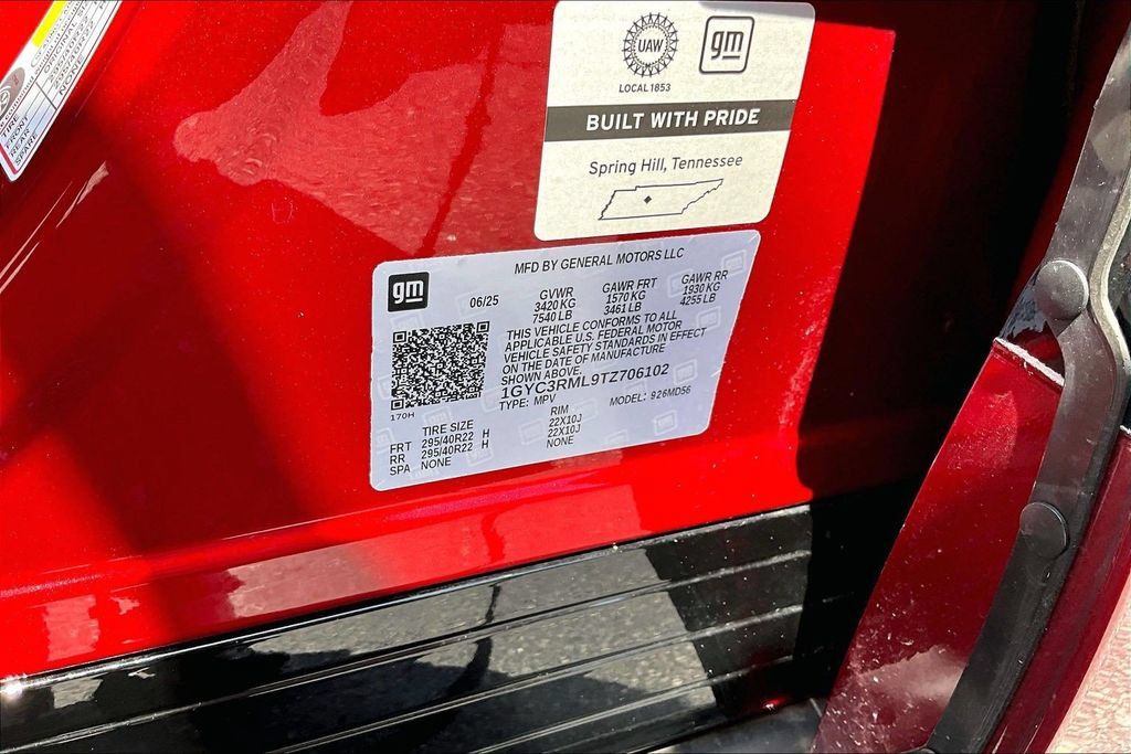 Certified 2026 Cadillac Vistiq Platinum w/ LPO, Floor Liner Package AWD/4WD image 19