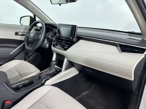 Used 2022 Toyota Corolla Cross L AWD/4WD image 25