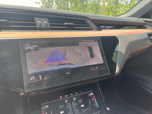 Used 2024 Audi Q8 e-tron Premium Plus w/ Premium Plus Package image 45