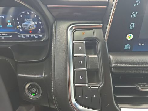 Used 2022 Chevrolet Tahoe LT w/ Luxury Package AWD/4WD image 32